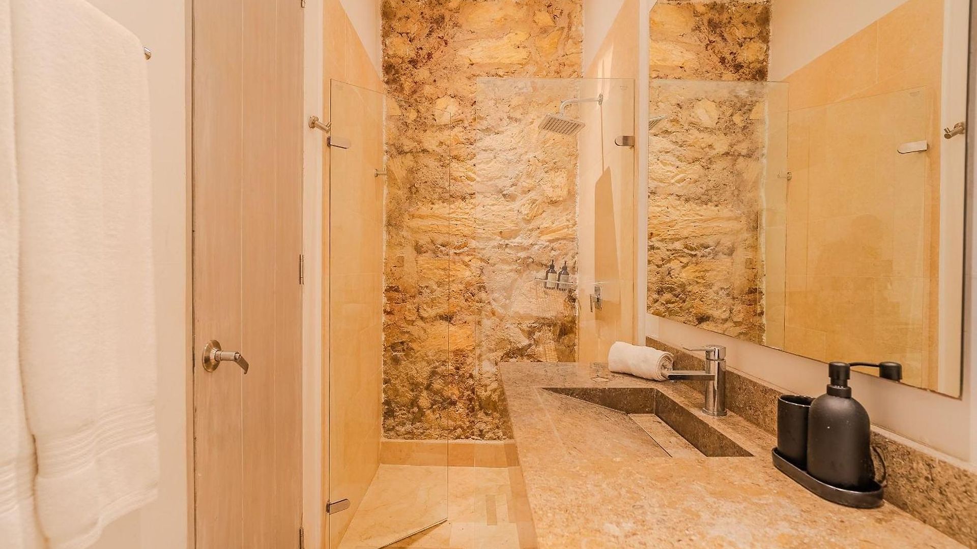 Colonial Con Piscina Privada/centro Сasa de vacaciones *