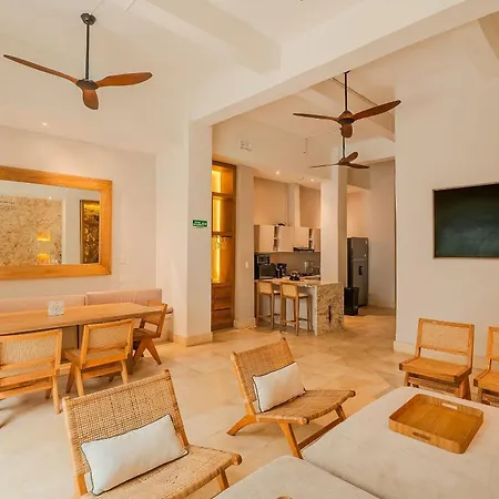 Colonial Con Piscina Privada/centro Сasa de vacaciones